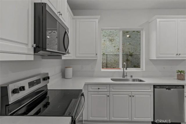 920 Porta Marina Lane, Lake Elsinore, CA 92530