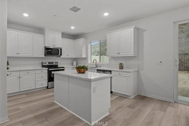 920 Porta Marina Lane, Lake Elsinore, CA 92530