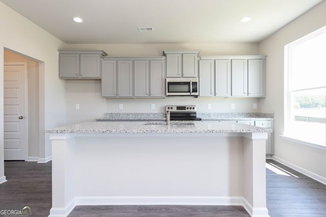 8 Purackal Lane, Statham, GA 30666