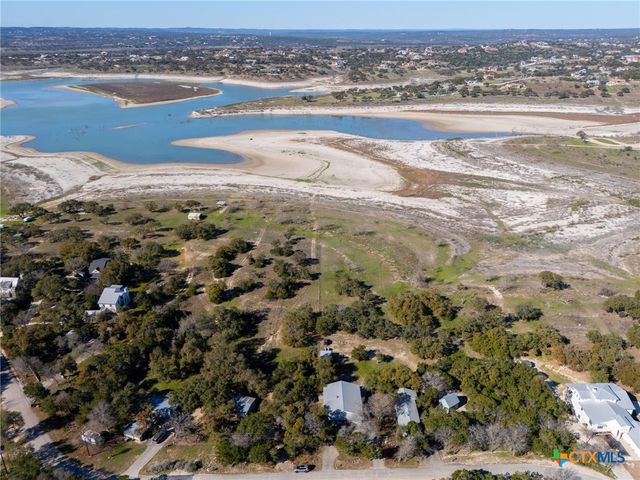 2106 Lakeshore Drive, Canyon Lake, TX 78133