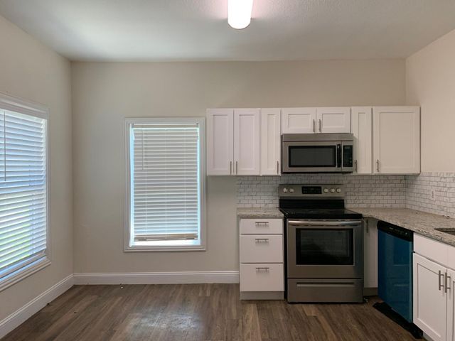 2222 W BOND Street, Denison, TX 75020