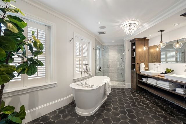 6 West Hill Place, Boston, MA 02114