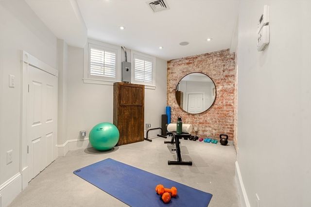 6 West Hill Place, Boston, MA 02114