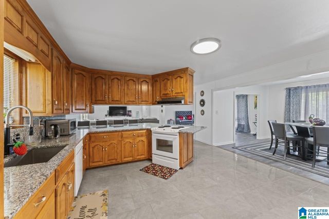 815 NONIDEZ CIRCLE, Bessemer, AL 35022