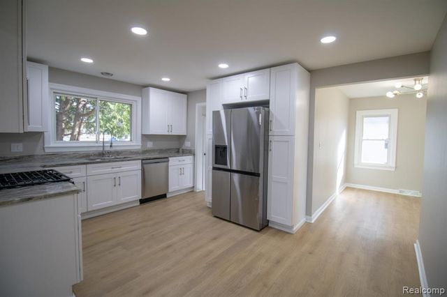 14888 Sunbury Street, Livonia, MI 48154