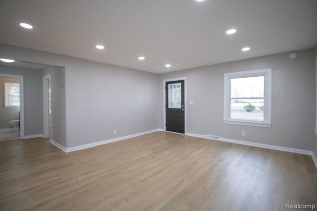 14888 Sunbury Street, Livonia, MI 48154
