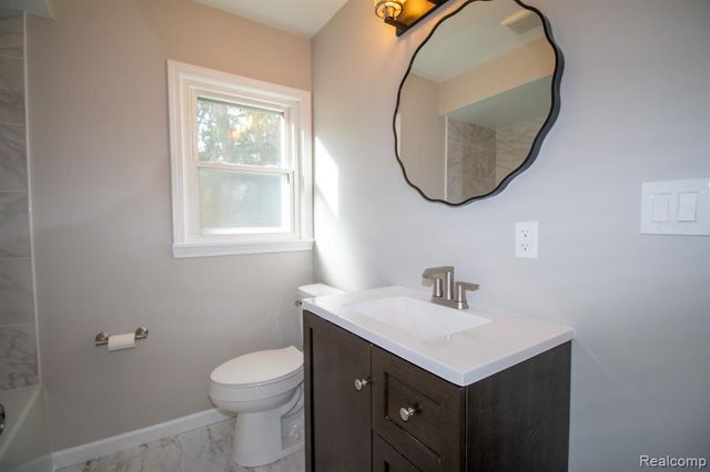 14888 Sunbury Street, Livonia, MI 48154