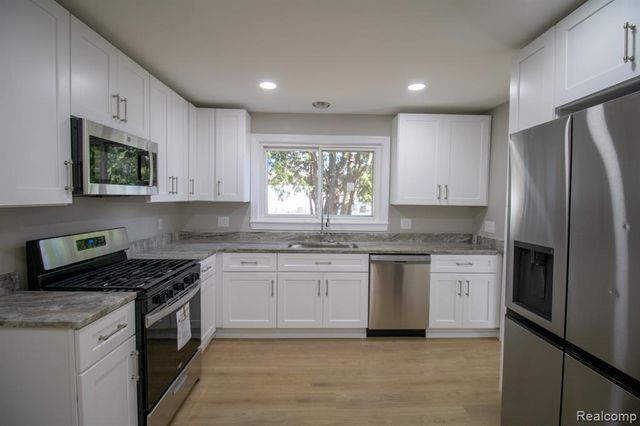 14888 Sunbury Street, Livonia, MI 48154