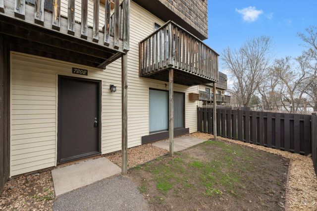 7202 72nd Lane N, Brooklyn Park, MN 55428