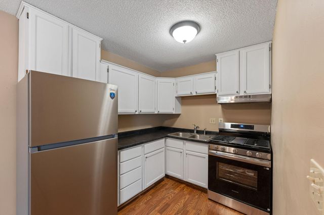 7202 72nd Lane N, Brooklyn Park, MN 55428