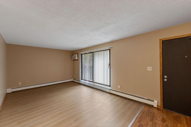 7202 72nd Lane N, Brooklyn Park, MN 55428