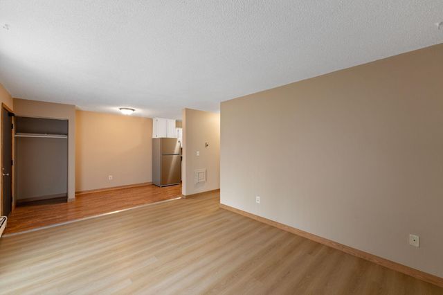 7202 72nd Lane N, Brooklyn Park, MN 55428