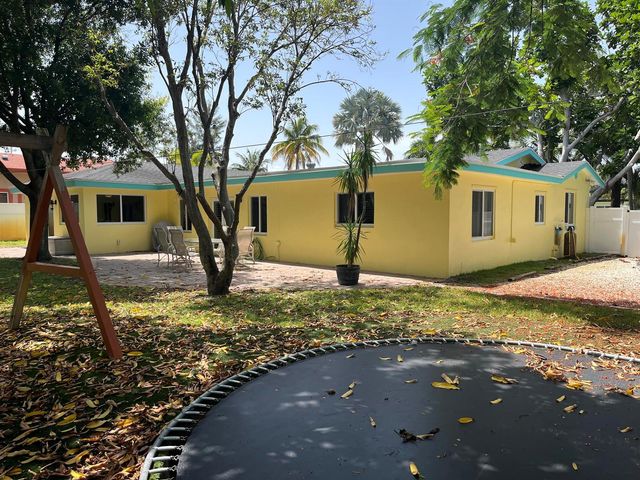 620 NE 9th Avenue, Boynton Beach, FL 33435