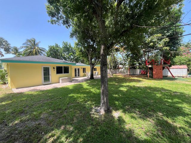620 NE 9th Avenue, Boynton Beach, FL 33435