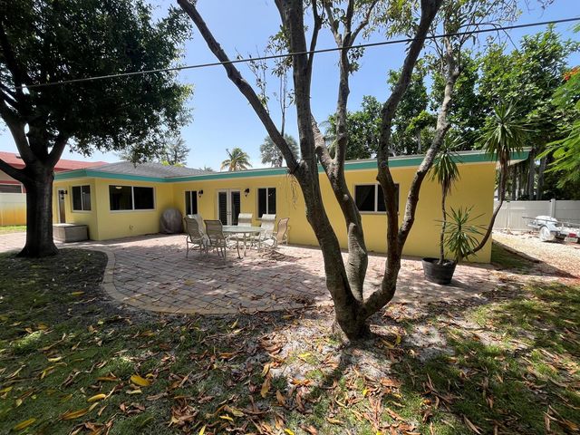 620 NE 9th Avenue, Boynton Beach, FL 33435