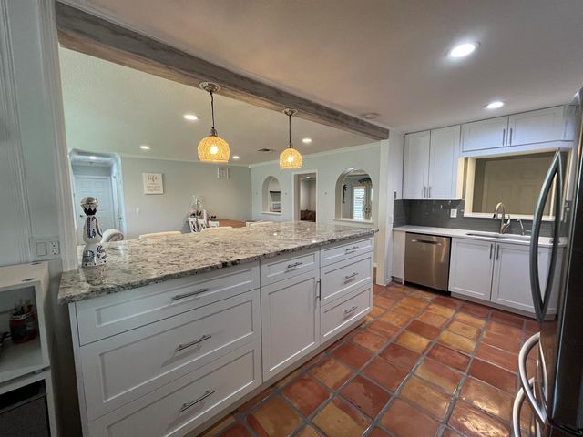 620 NE 9th Avenue, Boynton Beach, FL 33435