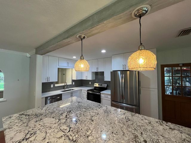 620 NE 9th Avenue, Boynton Beach, FL 33435