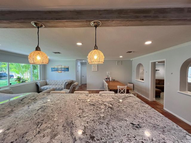 620 NE 9th Avenue, Boynton Beach, FL 33435