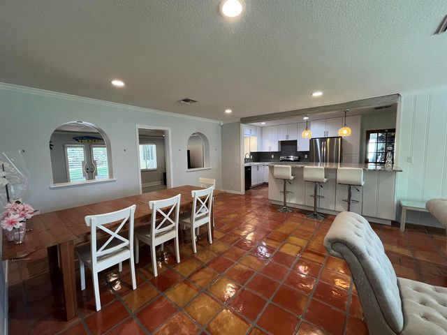 620 NE 9th Avenue, Boynton Beach, FL 33435