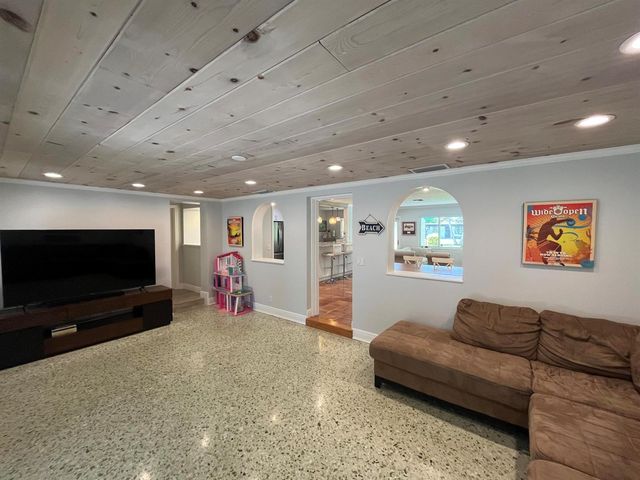 620 NE 9th Avenue, Boynton Beach, FL 33435