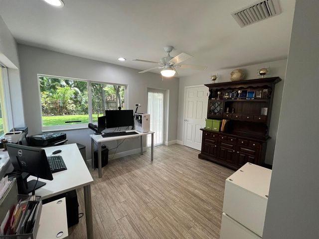 620 NE 9th Avenue, Boynton Beach, FL 33435