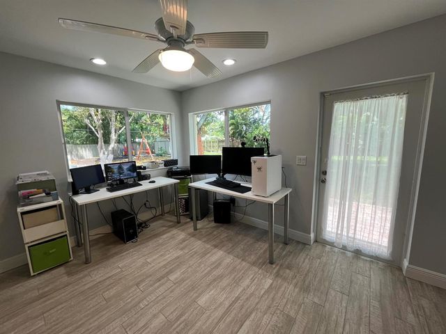 620 NE 9th Avenue, Boynton Beach, FL 33435