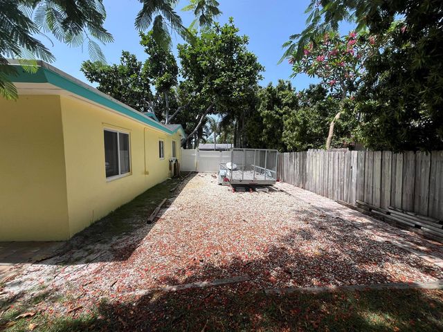 620 NE 9th Avenue, Boynton Beach, FL 33435