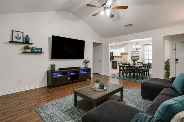636 Cumberland Drive, Burleson, TX 76028