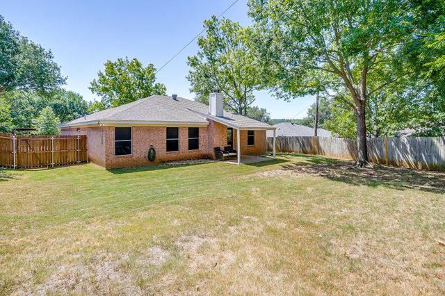 636 Cumberland Drive, Burleson, TX 76028