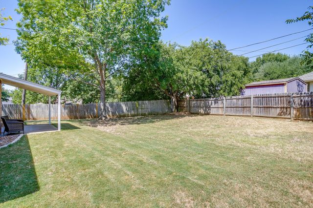 636 Cumberland Drive, Burleson, TX 76028