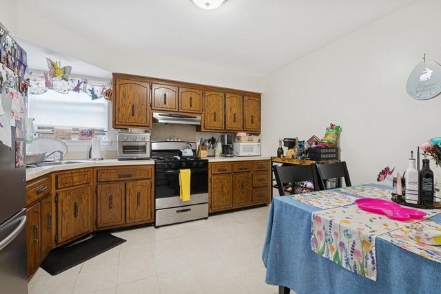 1702 Lakeview Avenue, Seaford, NY 11783