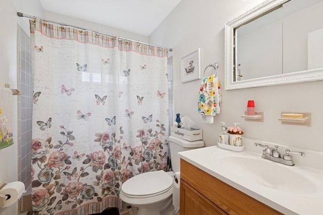 1702 Lakeview Avenue, Seaford, NY 11783