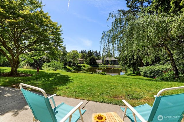 1041 Ihland Place NE, Bainbridge Island, WA 98110