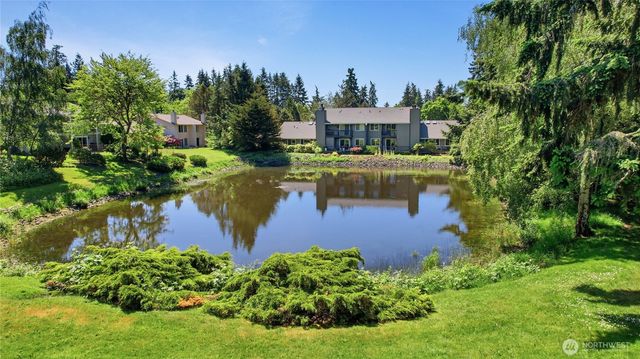 1041 Ihland Place NE, Bainbridge Island, WA 98110