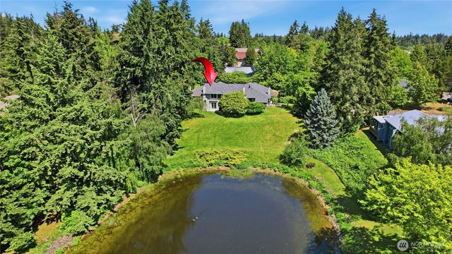 1041 Ihland Place NE, Bainbridge Island, WA 98110