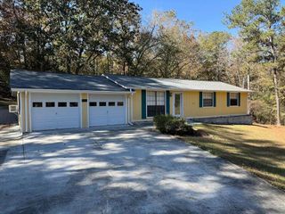 2300 Pinetree Lane, Conyers, GA 30012