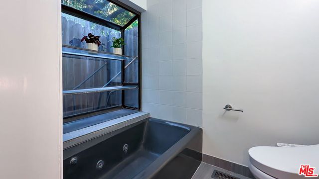 475 Museum Drive, Los Angeles, CA 90065