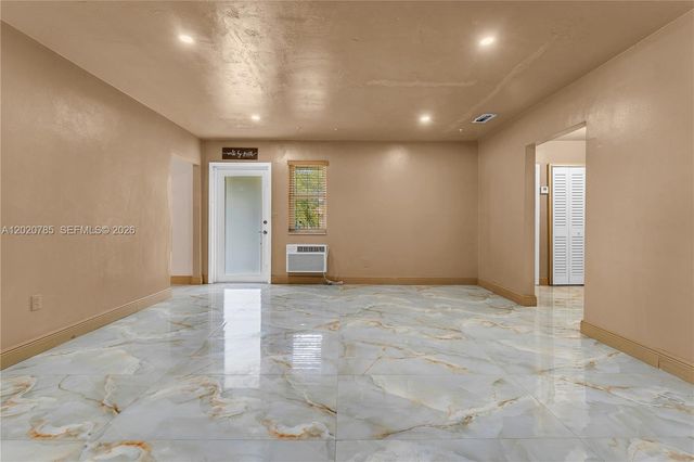 2240 NW 175th St, Miami Gardens, FL 33056
