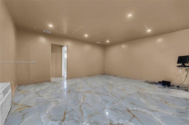 2240 NW 175th St, Miami Gardens, FL 33056