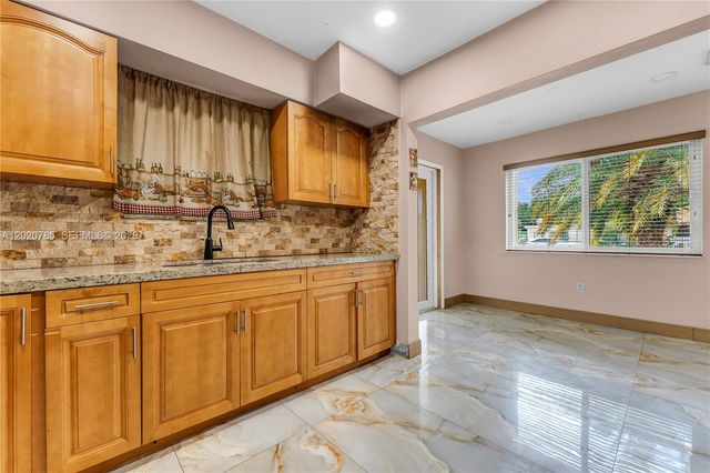 2240 NW 175th St, Miami Gardens, FL 33056