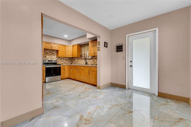 2240 NW 175th St, Miami Gardens, FL 33056