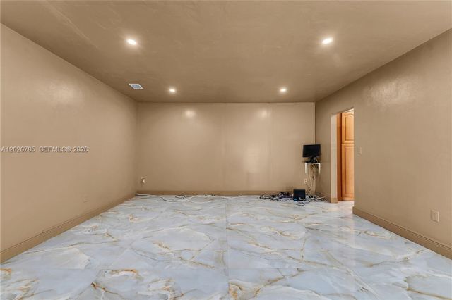 2240 NW 175th St, Miami Gardens, FL 33056