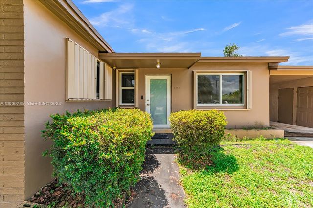 2240 NW 175th St, Miami Gardens, FL 33056