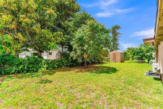 2240 NW 175th St, Miami Gardens, FL 33056