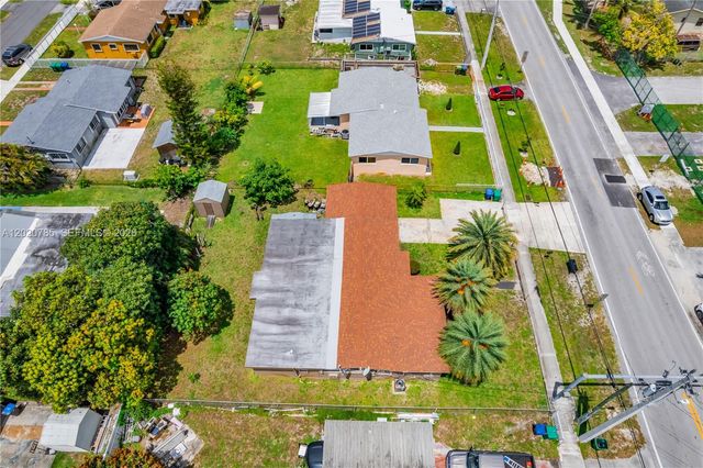 2240 NW 175th St, Miami Gardens, FL 33056