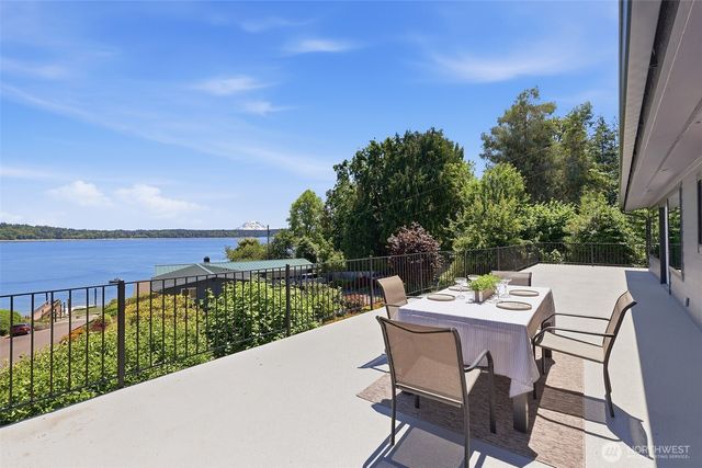 2101 Beverly Beach Drive NW, Olympia, WA 98502