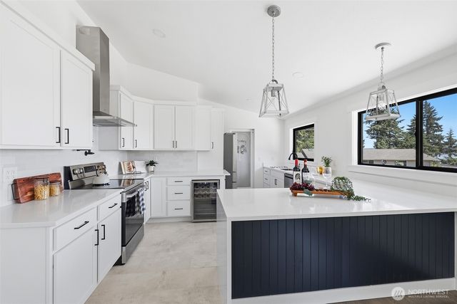 2101 Beverly Beach Drive NW, Olympia, WA 98502