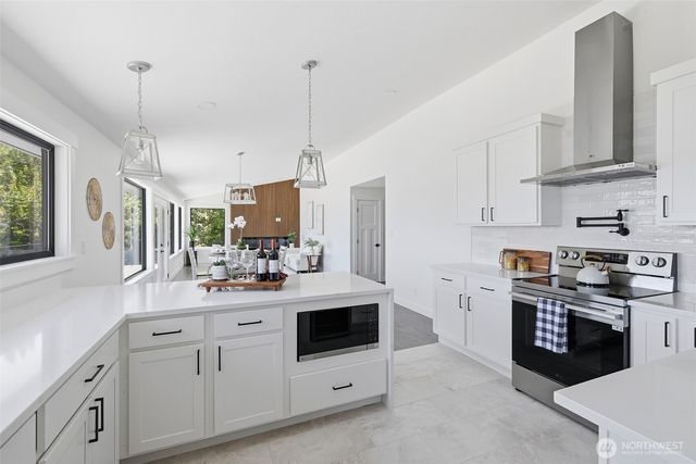2101 Beverly Beach Drive NW, Olympia, WA 98502