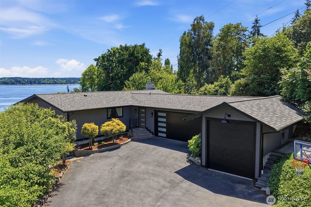 2101 Beverly Beach Drive NW, Olympia, WA 98502