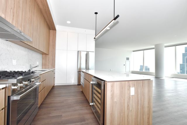 1000 S Michigan Avenue 7104-A, Chicago, IL 60605